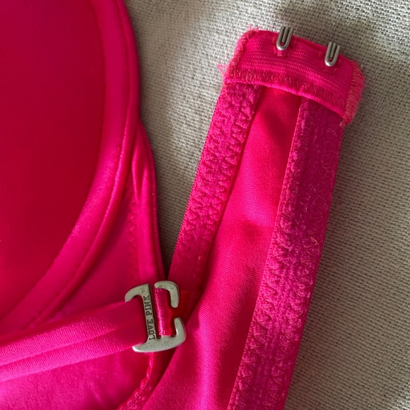 *SOLD* PINK By Victoria’s Secret Push-Up Plunge Bra - Picture 6 of 7